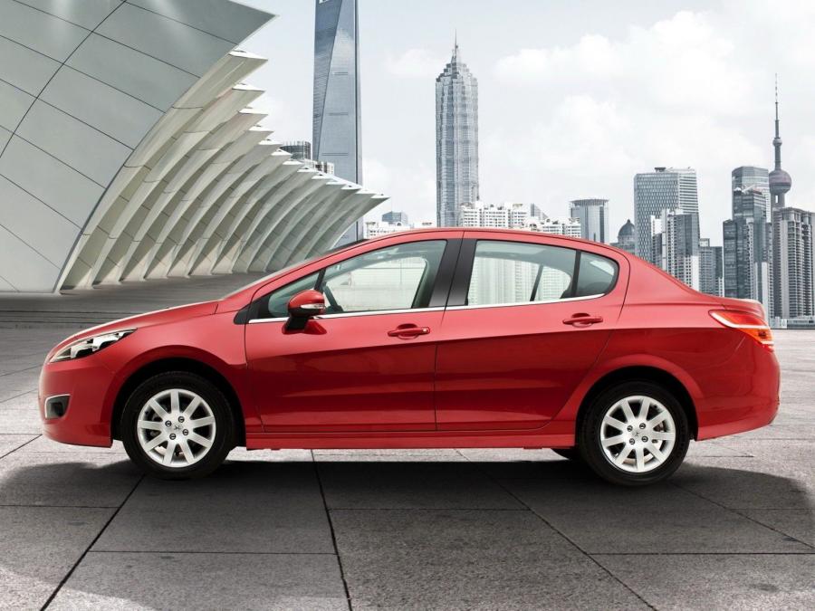  Peugeot 308 Sedan 2011 года  (CN) (фото 6 из 18)